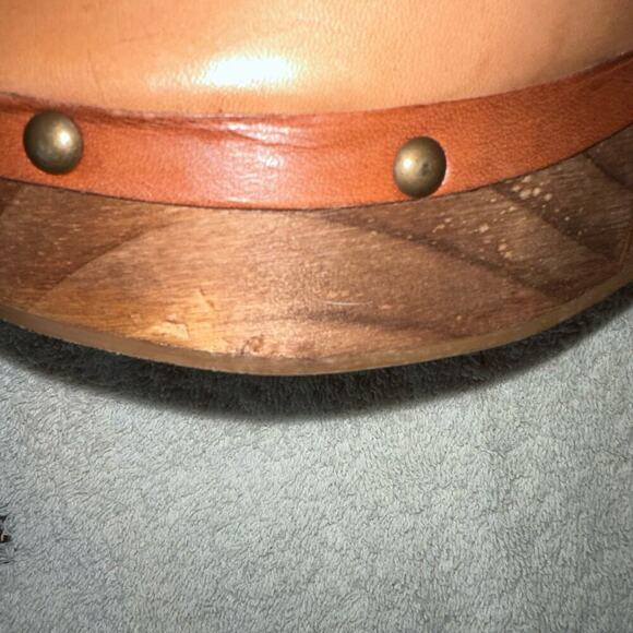 NWOT (Display Pair) Women’s 8 Musse & Cloud By Fiery Leather Wooden Retro Clogs - Picture 8 of 9